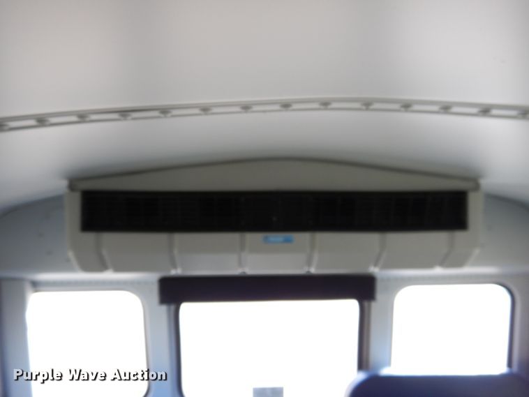 image for item GD9141 2003 GMC Savana G3500 Thomas school bus