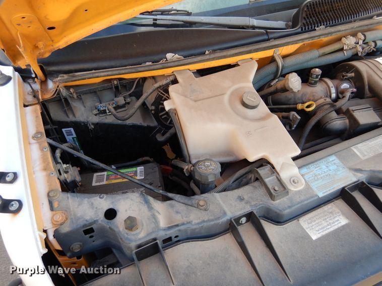 image for item GD9141 2003 GMC Savana G3500 Thomas school bus