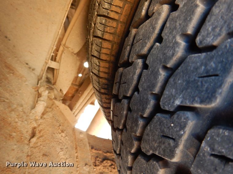 image for item GD9141 2003 GMC Savana G3500 Thomas school bus