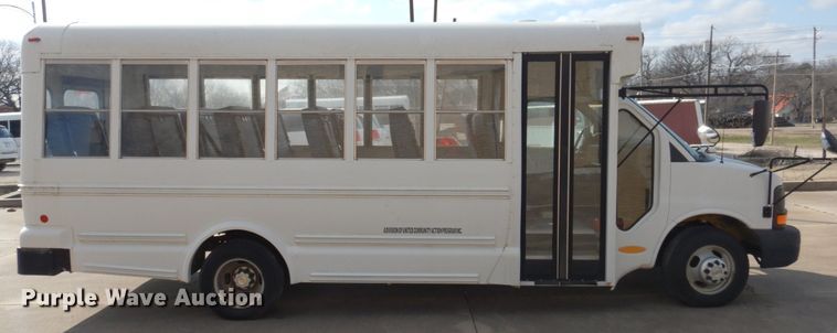image for item GD9142 2004 Chevrolet Express G3500 school bus