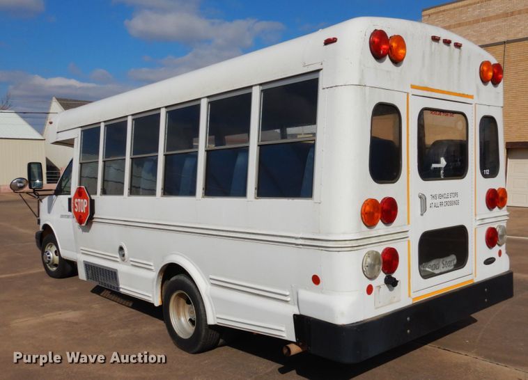 image for item GD9142 2004 Chevrolet Express G3500 school bus