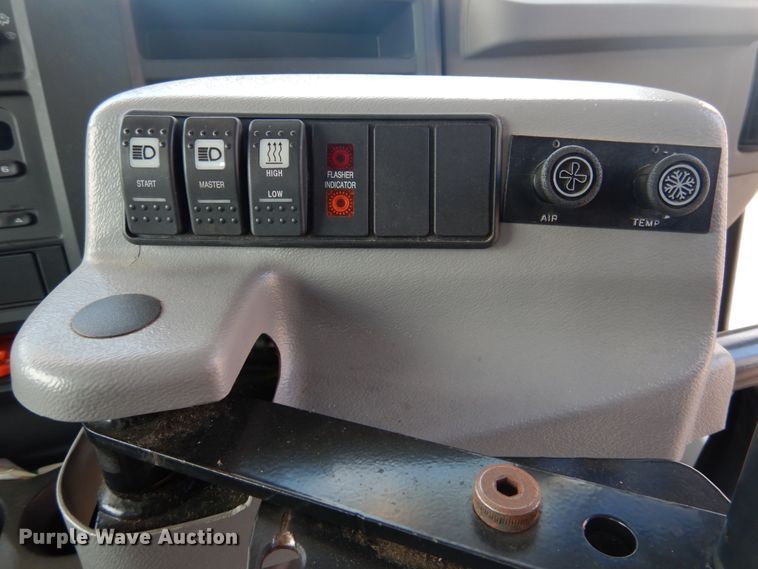 image for item GD9142 2004 Chevrolet Express G3500 school bus