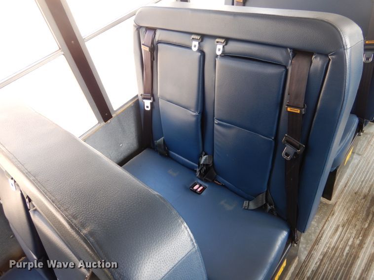 image for item GD9142 2004 Chevrolet Express G3500 school bus