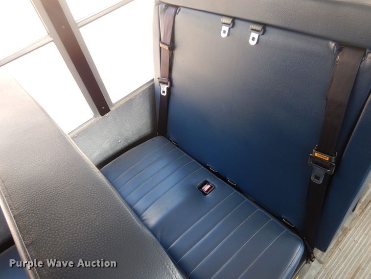 image for item GD9142 2004 Chevrolet Express G3500 school bus