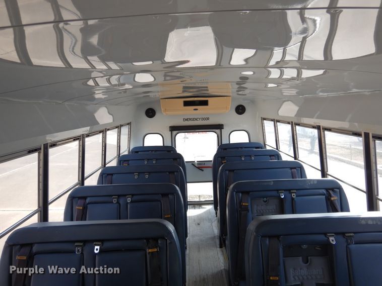 image for item GD9142 2004 Chevrolet Express G3500 school bus