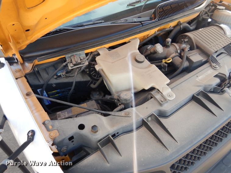 image for item GD9142 2004 Chevrolet Express G3500 school bus