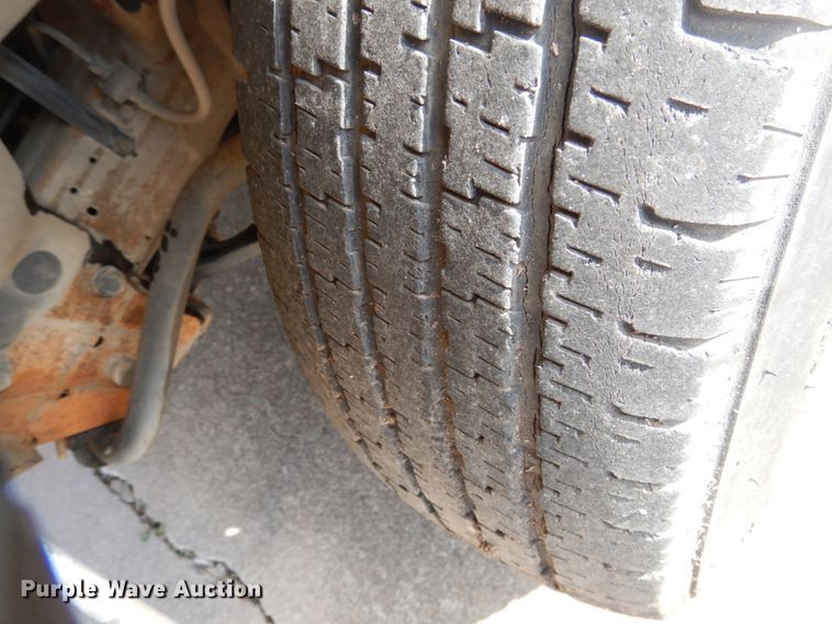 image for item GD9142 2004 Chevrolet Express G3500 school bus