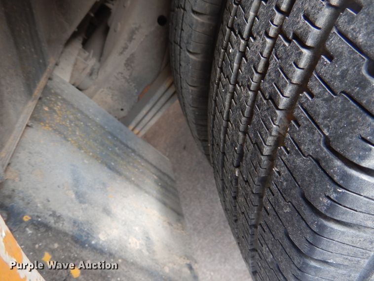 image for item GD9142 2004 Chevrolet Express G3500 school bus