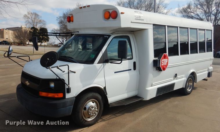 image for item GD9143 2005 Chevrolet Express G3500 school bus