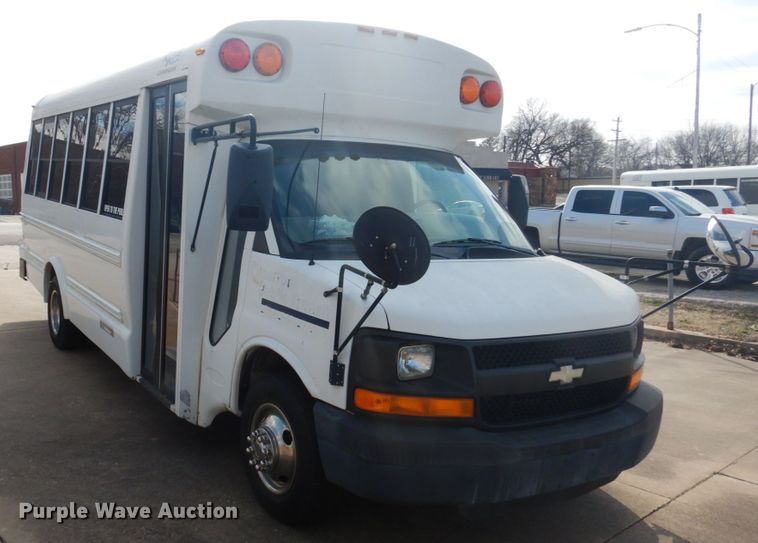 image for item GD9143 2005 Chevrolet Express G3500 school bus