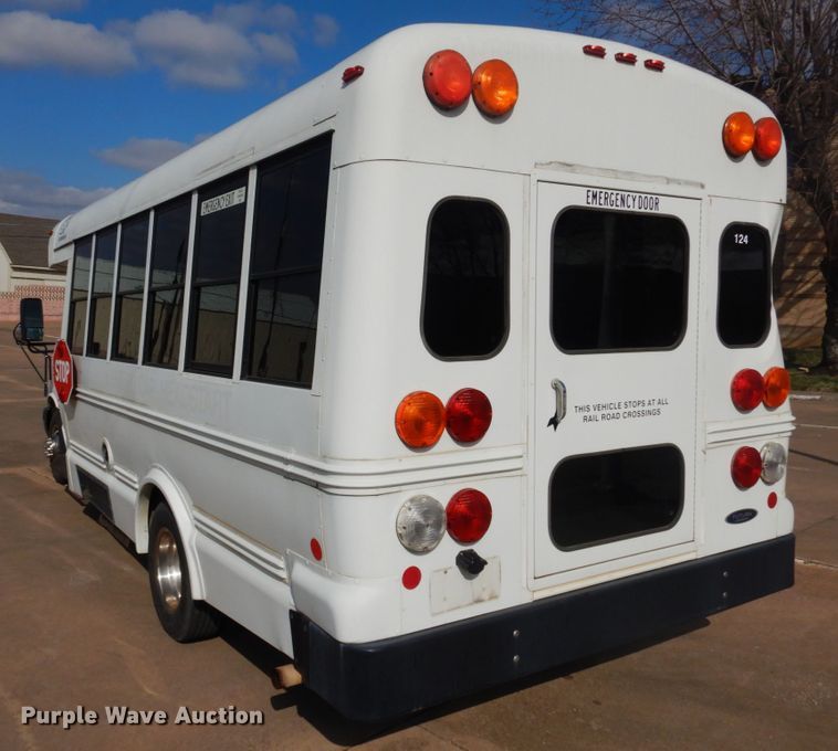 image for item GD9143 2005 Chevrolet Express G3500 school bus