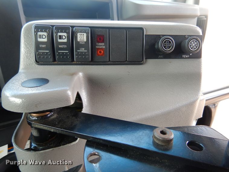 image for item GD9143 2005 Chevrolet Express G3500 school bus