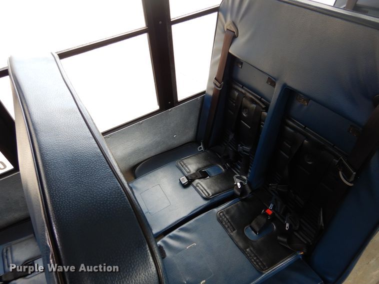 image for item GD9143 2005 Chevrolet Express G3500 school bus