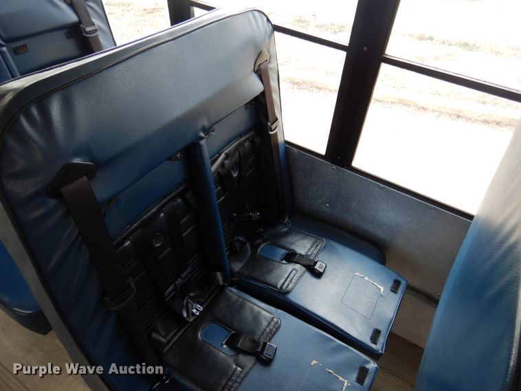 image for item GD9143 2005 Chevrolet Express G3500 school bus