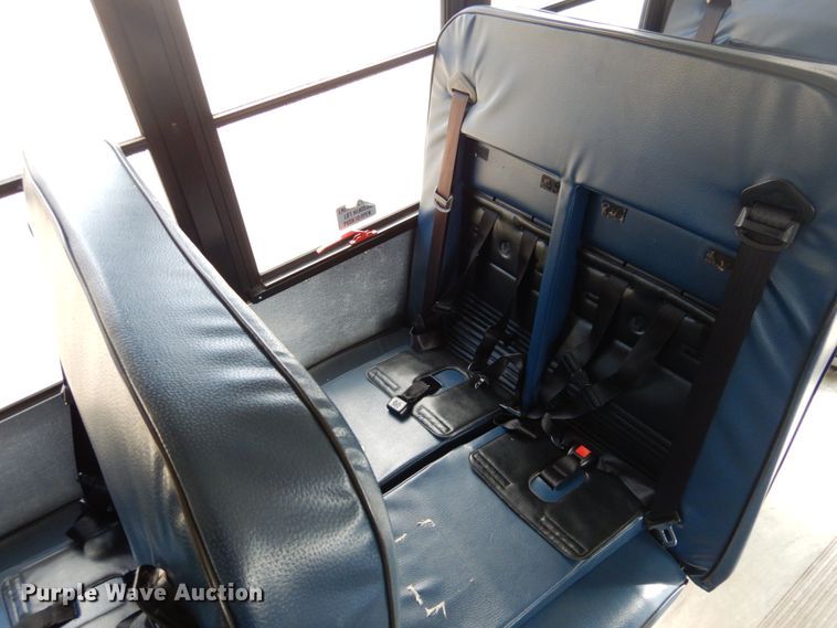 image for item GD9143 2005 Chevrolet Express G3500 school bus