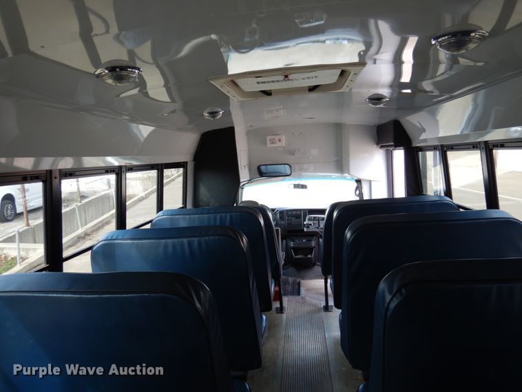 image for item GD9143 2005 Chevrolet Express G3500 school bus