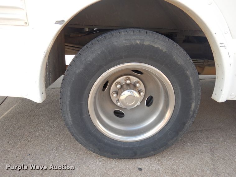 image for item GD9143 2005 Chevrolet Express G3500 school bus