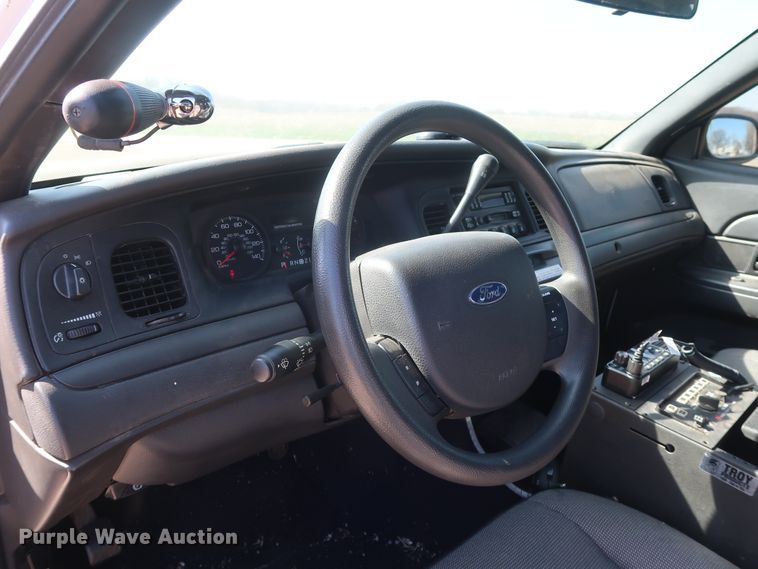 image for item GD9996 2006 Ford Crown Victoria Police Interceptor