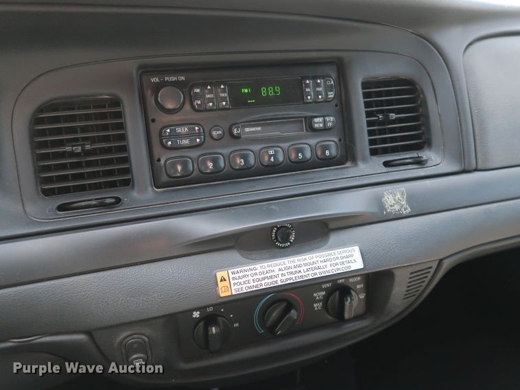 image for item GD9996 2006 Ford Crown Victoria Police Interceptor
