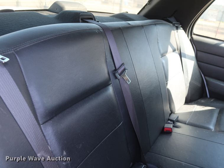 image for item GD9996 2006 Ford Crown Victoria Police Interceptor