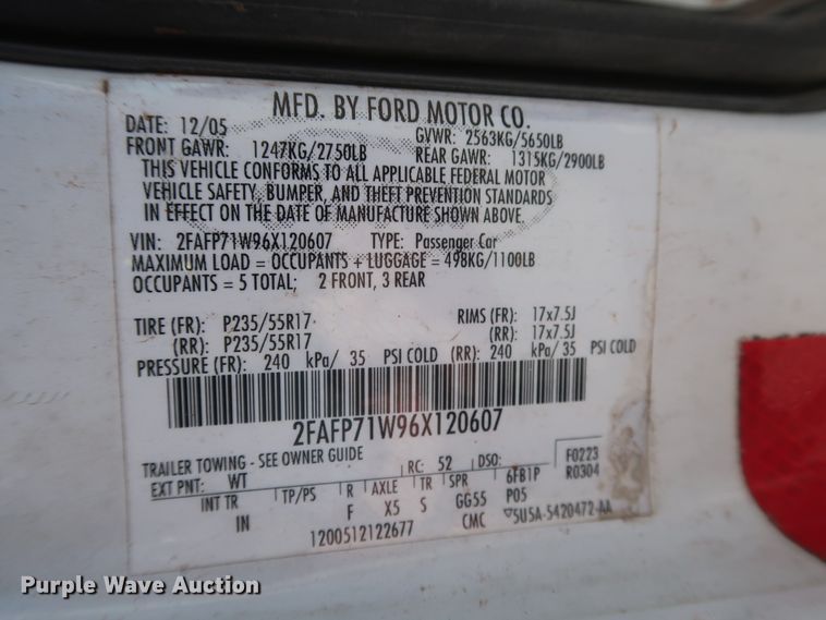 image for item GD9996 2006 Ford Crown Victoria Police Interceptor