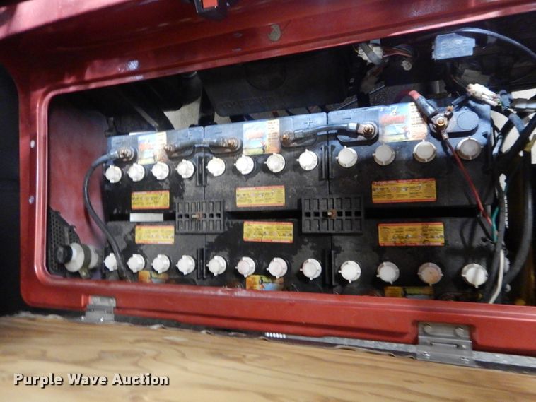 image for item GE9205 2009 Tomberlin golf cart