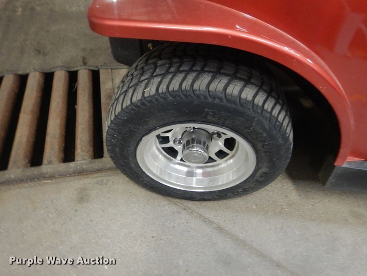 image for item GE9205 2009 Tomberlin golf cart