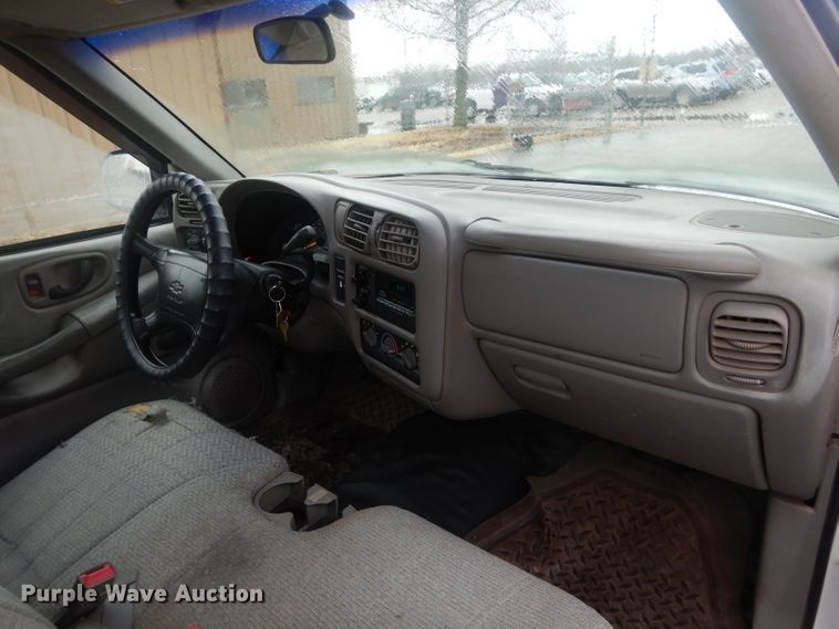 image for item GE9207 1998 Chevrolet S10 pickup truck