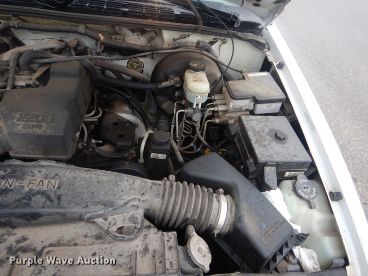 image for item GE9207 1998 Chevrolet S10 pickup truck