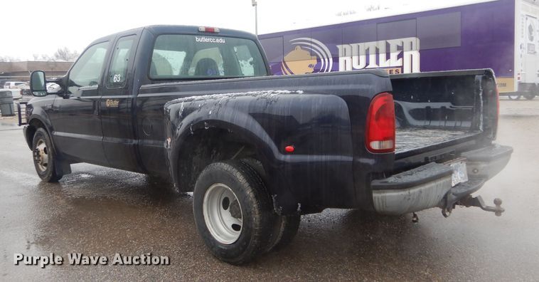 image for item GE9208 2000 Ford F350 Super Duty SuperCab pickup truck