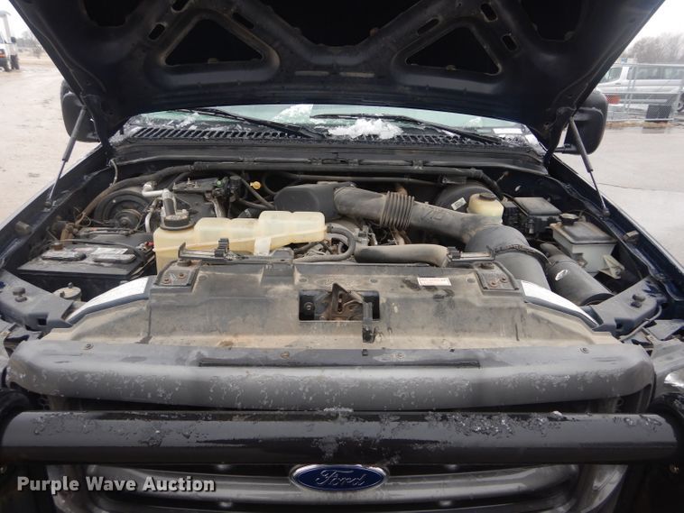 image for item GE9208 2000 Ford F350 Super Duty SuperCab pickup truck