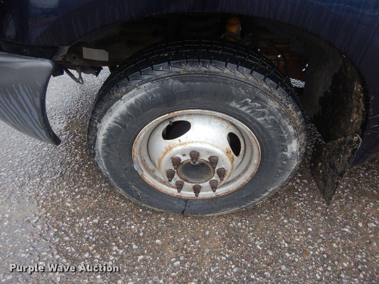 image for item GE9208 2000 Ford F350 Super Duty SuperCab pickup truck