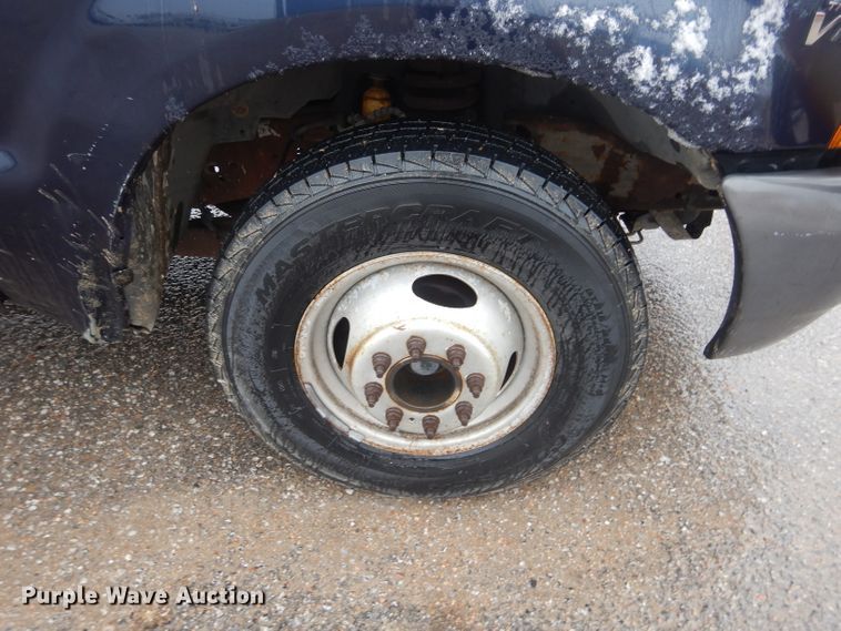 image for item GE9208 2000 Ford F350 Super Duty SuperCab pickup truck