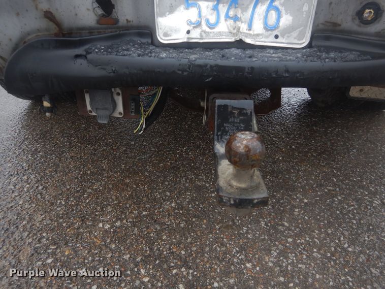 image for item GE9208 2000 Ford F350 Super Duty SuperCab pickup truck