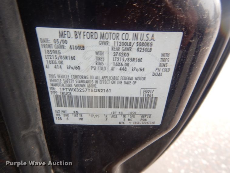 image for item GE9208 2000 Ford F350 Super Duty SuperCab pickup truck