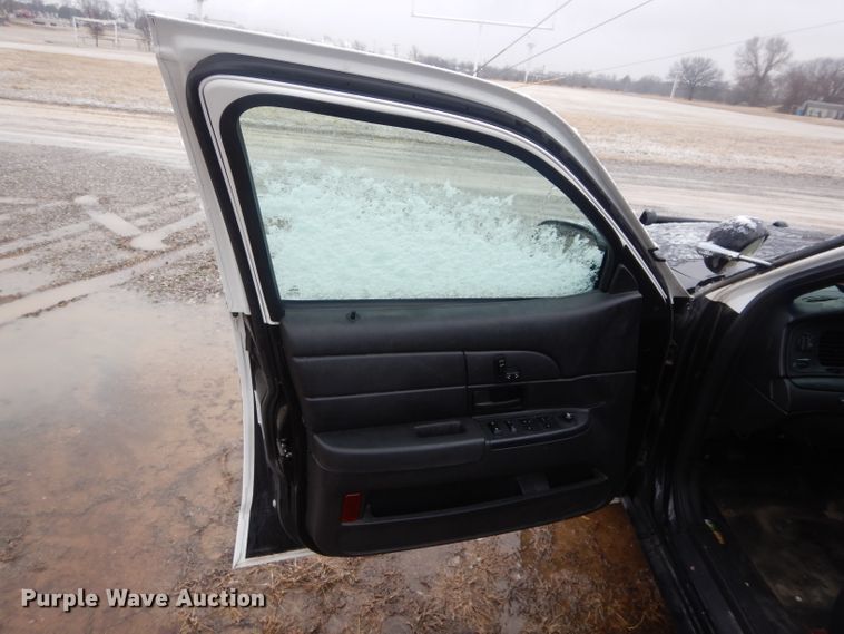 image for item GE9209 2010 Ford Crown Victoria Police Interceptor