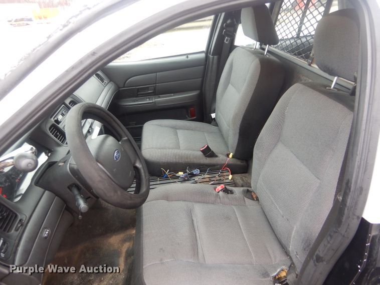 image for item GE9209 2010 Ford Crown Victoria Police Interceptor