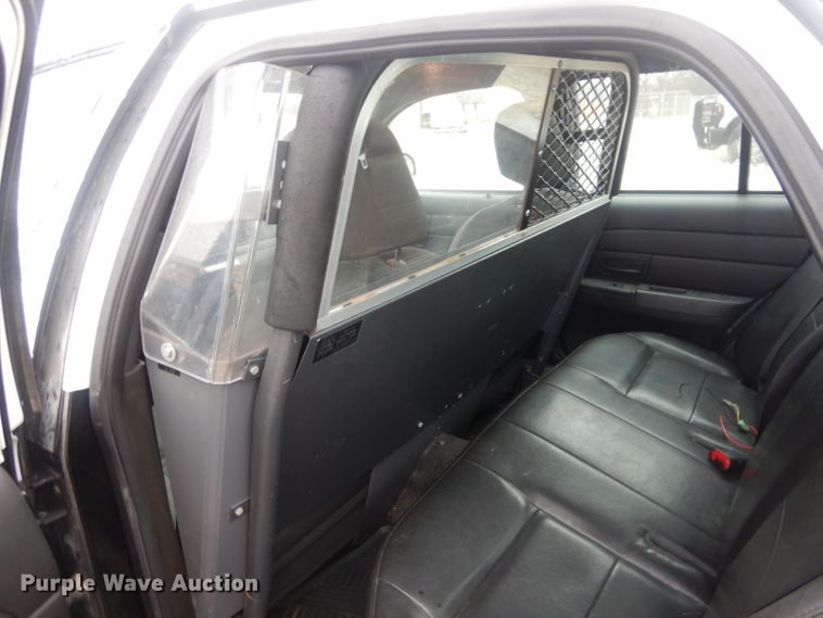 image for item GE9209 2010 Ford Crown Victoria Police Interceptor