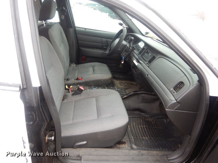 image for item GE9209 2010 Ford Crown Victoria Police Interceptor