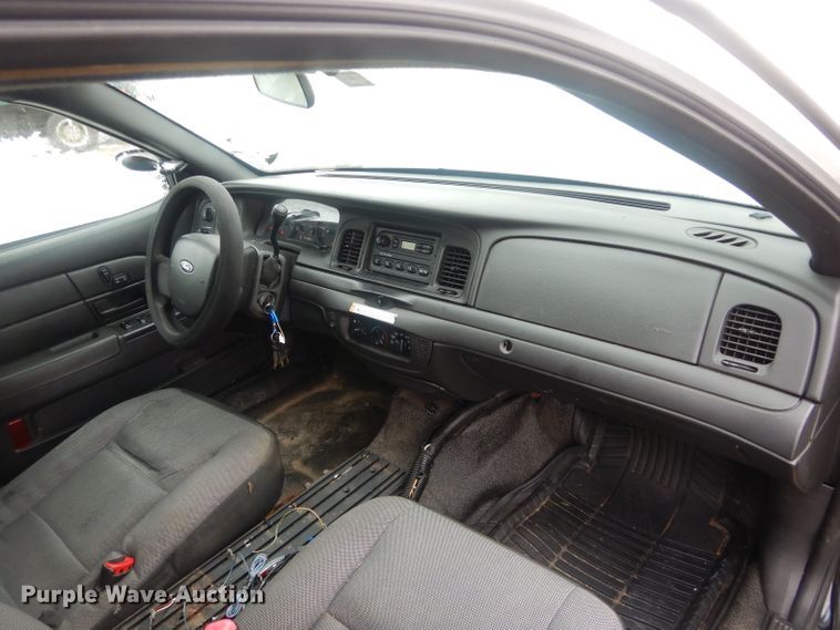 image for item GE9209 2010 Ford Crown Victoria Police Interceptor