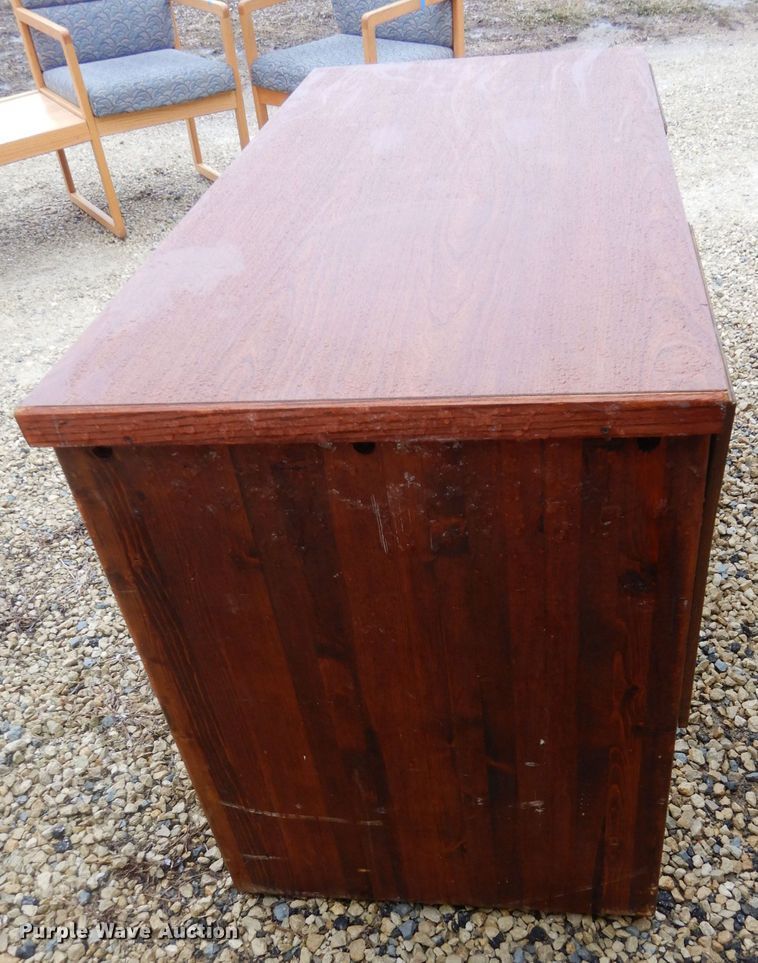 image for item GE9210 Approximately 54 desks