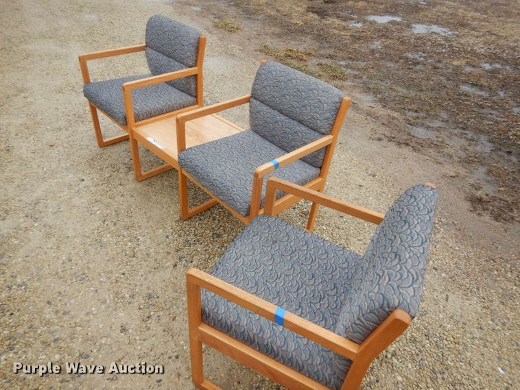 image for item GE9211 Approximately 25 chairs