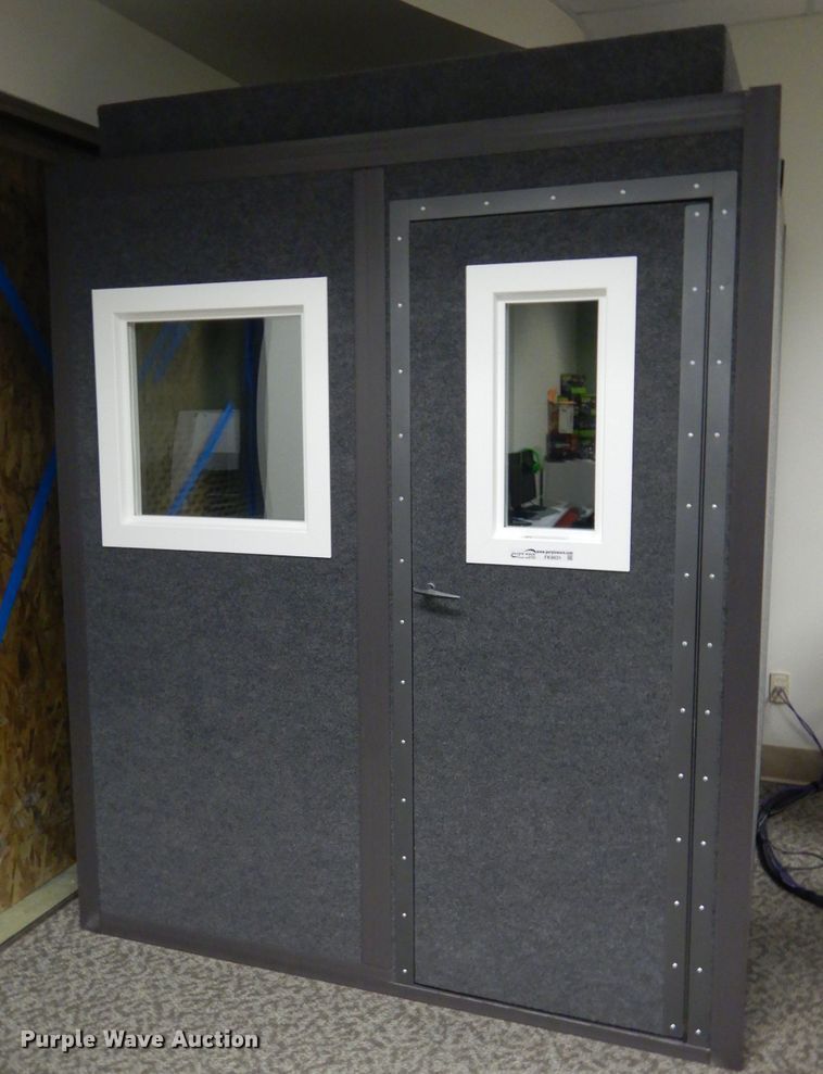 image for item GE9212 Gretch-kin sound booth