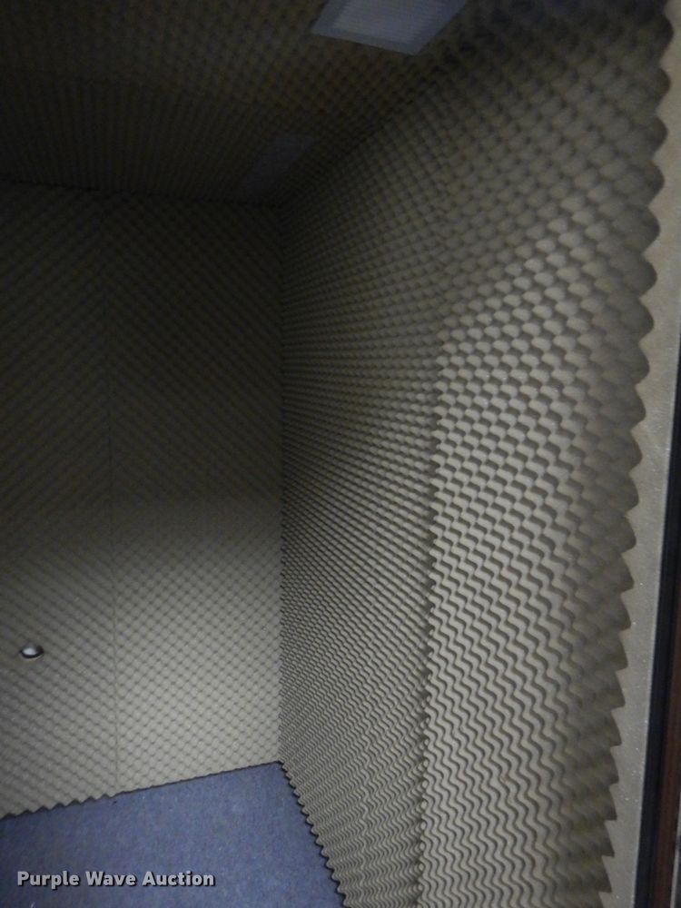image for item GE9212 Gretch-kin sound booth