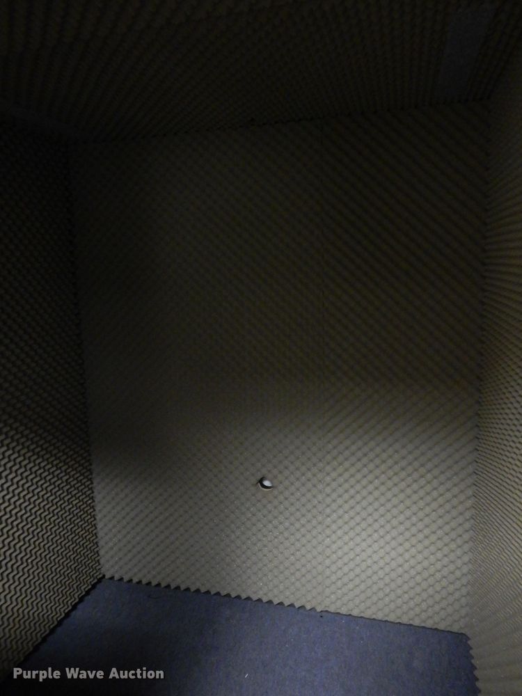 image for item GE9212 Gretch-kin sound booth