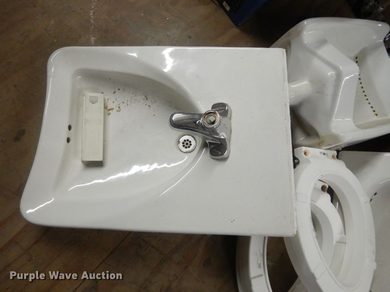 image for item GE9223 Bathroom fixtures