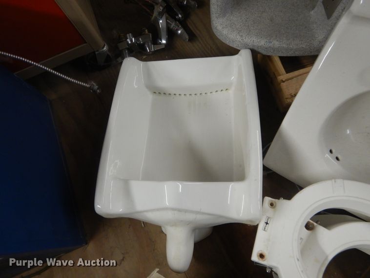 image for item GE9223 Bathroom fixtures