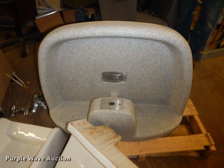 image for item GE9223 Bathroom fixtures