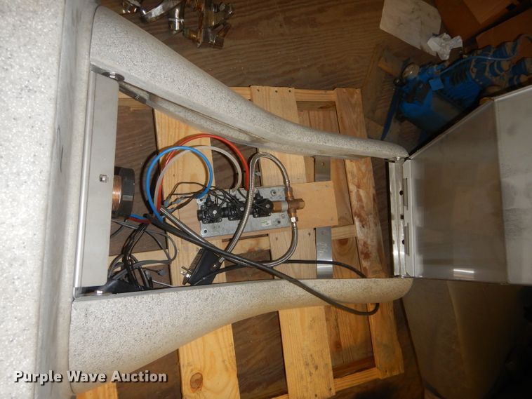 image for item GE9223 Bathroom fixtures