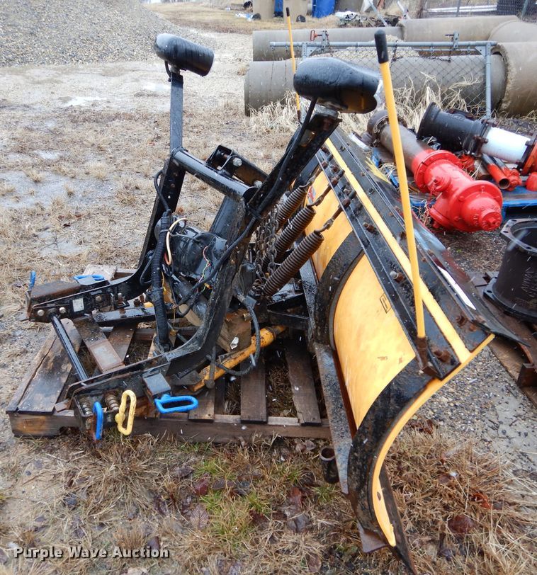 image for item GE9233 Meyer 90"W snow plow